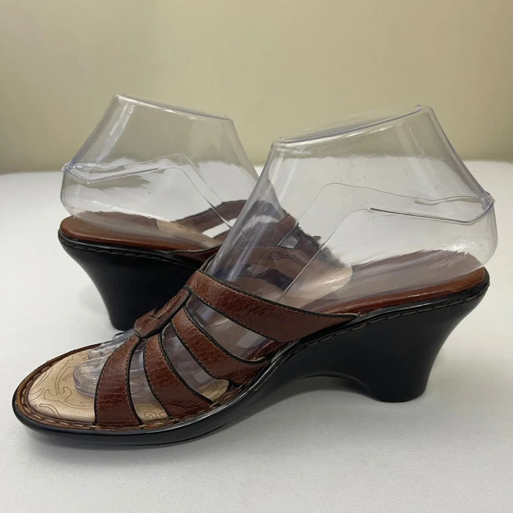 Sofft Womens Brown‎ Leather Strappy Wedge Sandals Slip On Comfort Size 7W